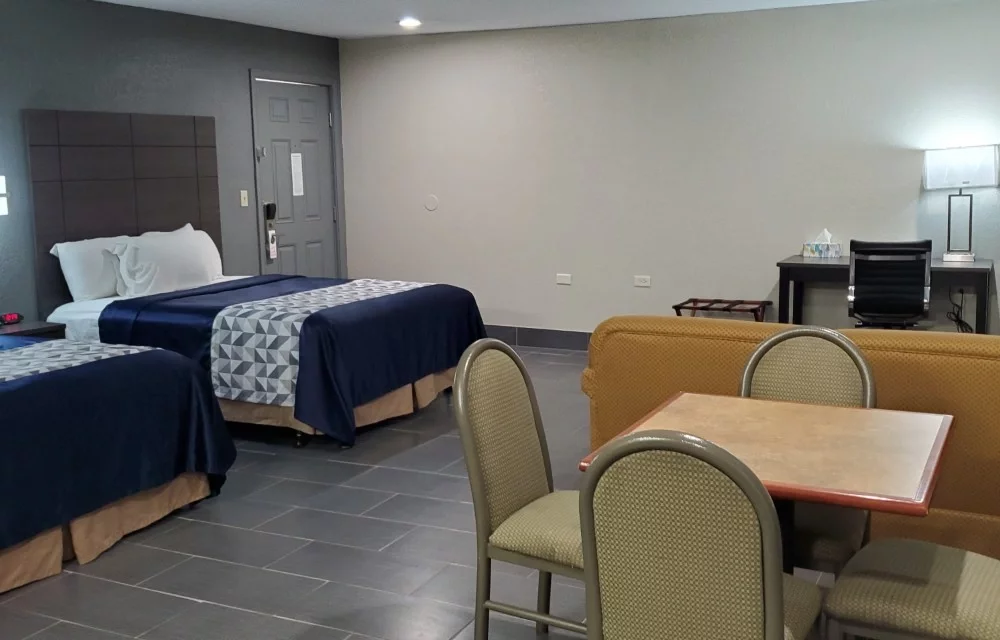 Suite kitchenette Non-Smoking at Crescent Park Motel & Suites